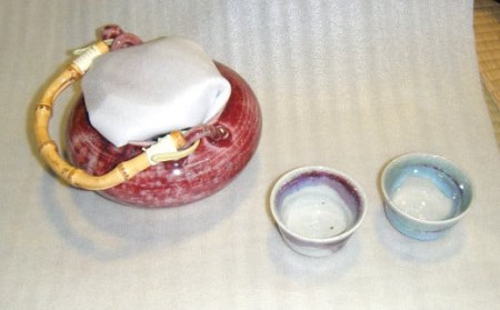 【上野焼香春徹山窯】直燗土瓶（赤）※お猪口 2個付き