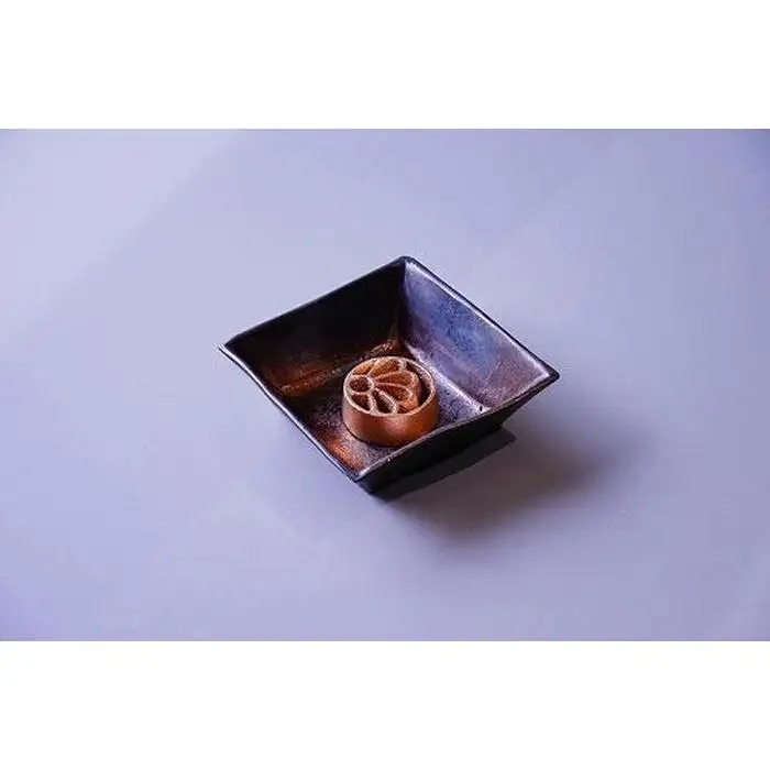 花をみずみずしく長持ち！銅合金製 針のない剣山と金属釉 水盤のセット（Petal Sサイズ）