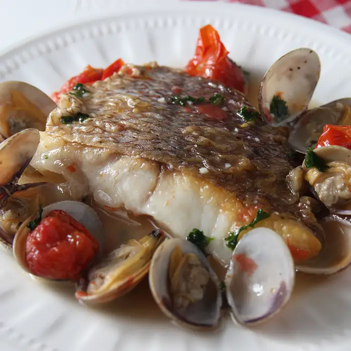 【先行受付】 朝獲れ 真鯛 フィーレ 皮付き 皮なし 500g以上 刺身 冷蔵 養殖 たい タイ マダイ セット 真空パック 産地直送 当日発送 鮮度抜群 鯛めし 鯛丼 カルパッチョ お取り寄せ ギフト 贈答 はやぶさ水産 四国 高知県 大月町 柏島産