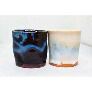 ヨロン島の素材を活かした　あーどぅる焼『湯呑セット白×黒』｜ 湯呑