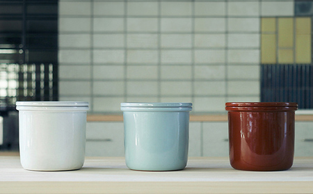 TOKONAME CROCK・3.8L・WHITE 甕 陶器 保存容器 蓋付き かめ 調味料 味噌 漬物 梅干し 発酵 匂い移りしにくい 色移りしにくい 仕込み容器 漬物容器 味噌作り 梅漬け 常滑焼 キッチン用品 料理 おしゃれ 日本六古窯 愛知県 常滑市