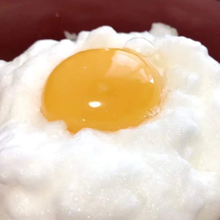 はっこう卵 アローカナ S~L サイズ 35個 +破卵保障5個 卵 サイズ おまかせ 青卵 鶏卵 たまご タマゴ 優良醗酵飼料 おいしい 生卵 味卵 煮卵 目玉焼き ゆで卵 キッシュ 朝食 沖縄 産地直送 上原養鶏場 沖縄県 糸満市 115-2