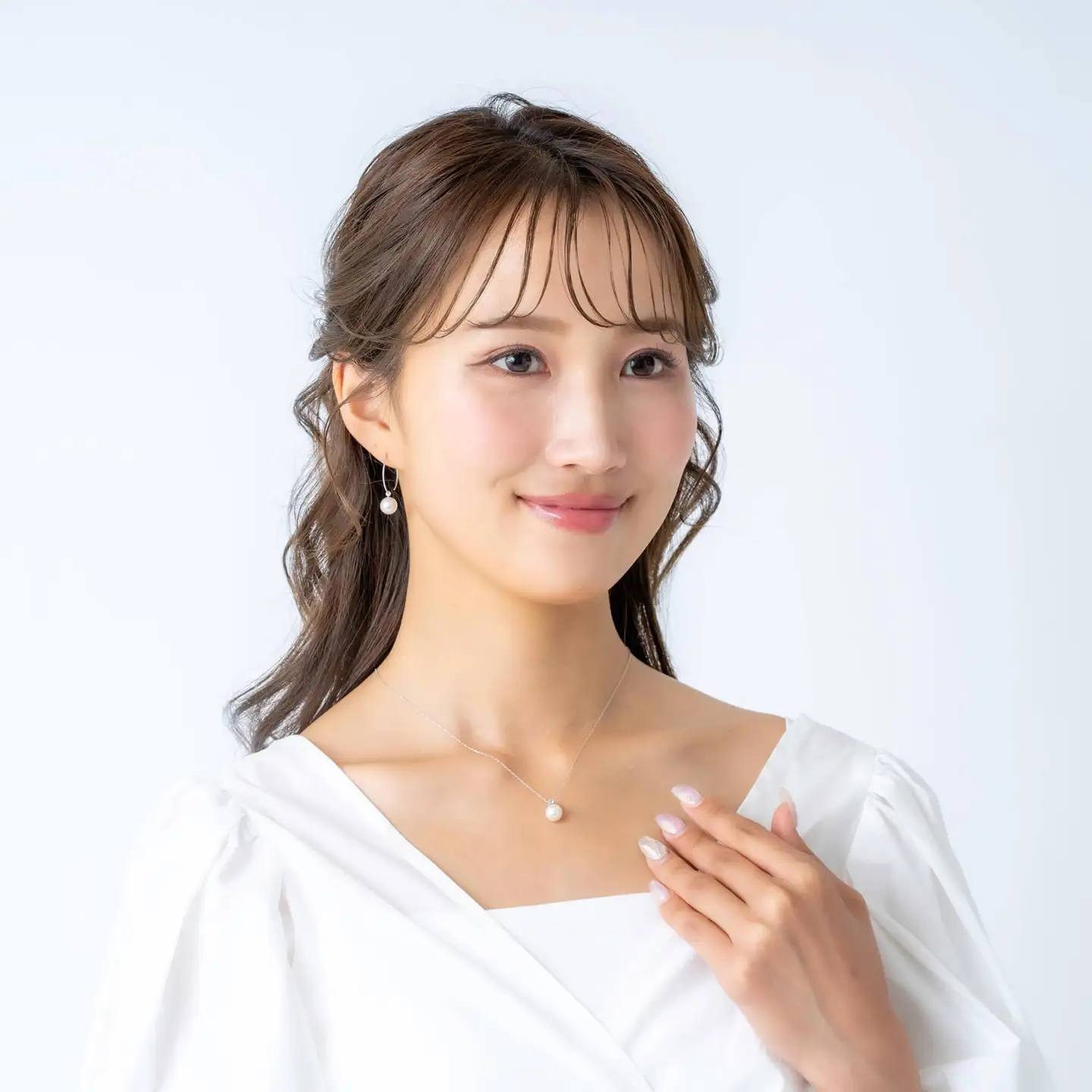 11月 誕生石 ブルートパーズ 無調色 アコヤ真珠（日本） 8.0mm ラウンド Pt900 プラチナ ペンダント ネックレス（チェーン付き）