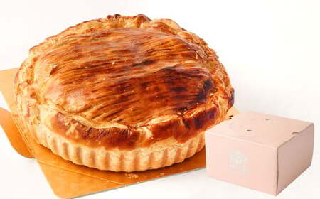 アップルパイ 6号 18cm 850g ホール りんご パイ 林檎 スイーツ お菓子 パイ生地 アーモンドクリーム スポンジ 自家製カスタード 焼き菓子 冷凍 国産