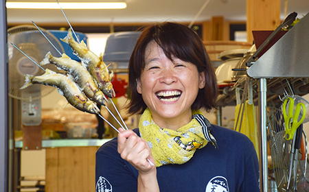 26-775．四万十川の天然鮎(小)500ｇ(約6～9匹)