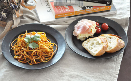 【美濃焼】DesPres-デプレ- リムプレートM BLACK 2枚セット｜食器 食器セット お皿 皿 ランチ プレート 美濃焼 セット ソーサー さら おしゃれ キッチン用品 洋食器 シック アンティーク風 くすみ【丸新製陶】[MAM028]