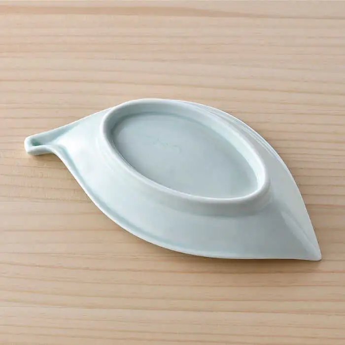 【波佐見焼】青白磁 葉 皿 食器【正右衛門窯】[BG10] 波佐見焼