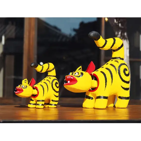 【ふるさと納税】首振りとら Sサイズ 黄色 伝統工芸品 張り子 干支 寅年 手づくり 縁起物 魔除け おしゃれ 置物 インテリア おもちゃ 人形 民芸品 伝統技術 
