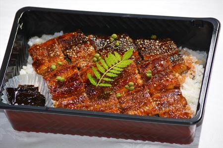 有頭国産鰻炭火焼き（1尾約170g）