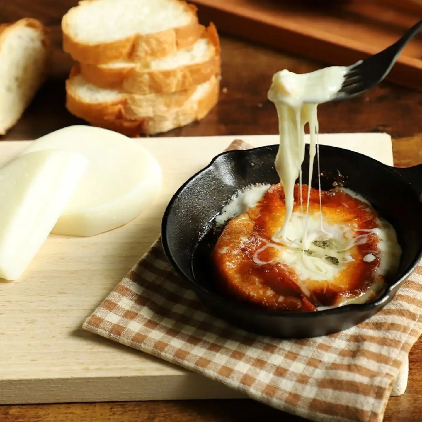 【京丹波のチーズ】 焼いて食べるチーズセット 国産 生乳 ナチュラル チーズ カチョカバロ モッツァレラチーズ おつまみ 料理 サラダ ご当地グルメ お取り寄せ 京都 丹波 京丹波町 [016MS001]