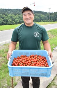 《食品添加物不使用》ミニトマトそのまんまのジュース 1000ml 無添加トマト使用 国産 食塩不使用 無塩 完熟トマト 果汁100% 野菜ジュース とまと ドリンク ビン 北海道 苫前町 とままえ mug01