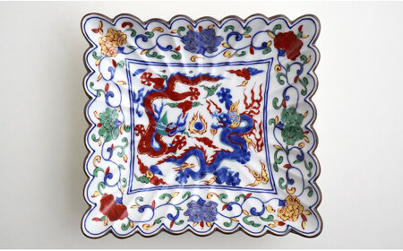 有田焼 福泉窯 菊割長角皿 / 染錦花唐草双龍絵 青龍 赤龍 縁起物 手描き 渕上陶磁器 食器 うつわ 器 お正月 ハレの日 華やか fb001