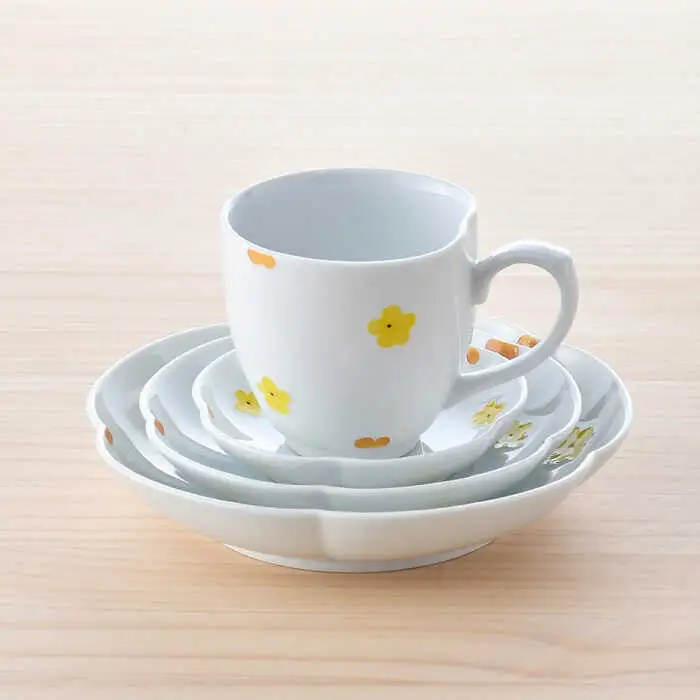 【波佐見焼】花★花 プレート 大・中・小 ミニ マグカップ 4点セット （黄色） 食器 皿【松幸陶芸】[HB54] 波佐見焼