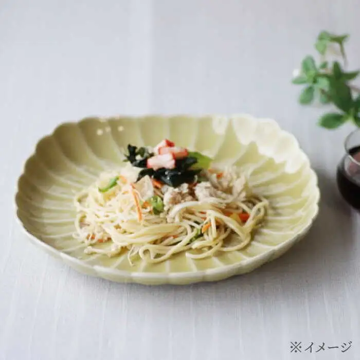 【波佐見焼】四つ菊 大皿 ベージュ 1点【永泉】[MC86]