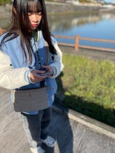 【カーキードラブ】アーミーダック　ナイロンで作ったスマホショルダー