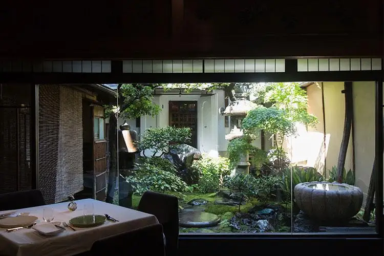 〈ミシュラン掲載〉【Restaurant MOTOI】お食事券 30,000円分 (レストランモトイ) ［ 京都 フレンチ レストラン 食事 券 ランチ ディナー 人気 おすすめ グルメ チケット 割引 ］ 