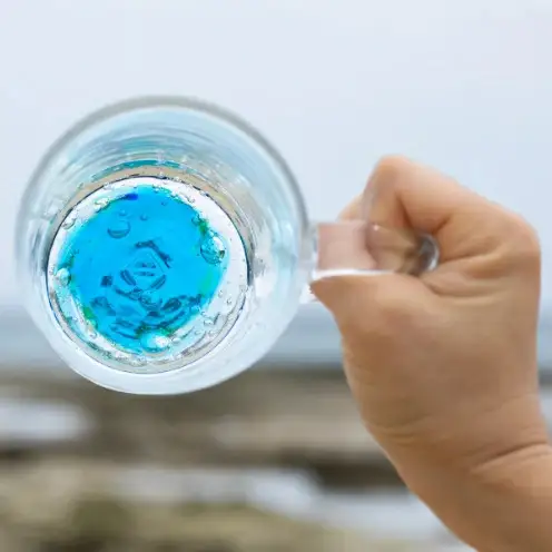 【RYUKYU GLASS WORKS 海風】オキナワオーシャン　ジョッキグラス ☆ 琉球ガラス 読谷村 沖縄 海の色 碧 蒼 青 ビアジョッキ 中ジョッキ うちなーすぐりむん 清涼感 地場産品 手作り 人気商品 サイズ違い有 プレゼントに 涼しさ演出 お祝いに オススメ 伝統工芸品