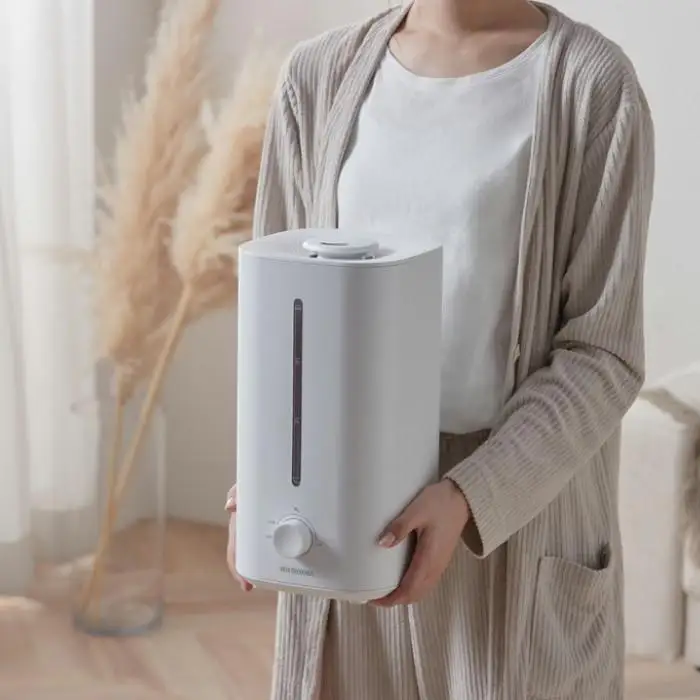 加湿器 上給水超音波加湿器 280ml 4L AHM-UU28B-W ホワイト アイリスオーヤマ【上から給水 省エネ オフィス リビング 静音 連続運転】