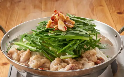 【全3回定期便】【もつ鍋+炎のもつ鍋】国産牛 長崎 もつ鍋 セット (醤油味+辛みそ付醤油味) 細麺付 各2～3人前 ／ もつ鍋居酒屋ばか正直 もつ鍋 モツ鍋 鍋 もつ モツ 和牛モツ ホルモン 長崎県 長崎市