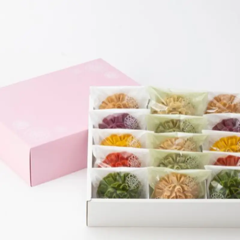 手土産 ギフト / 花咲かりん詰合わせ箱 8種15個入り（塩味入り）【kkmn0007】