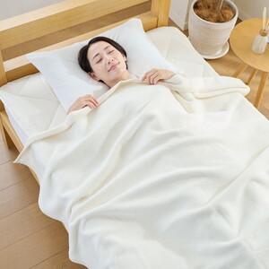 自然を愉しむ シルク毛布 シングル｜寝具 毛布  布団 掛け布団 シングル シルク毛布 毛布 シルク 毛布 天然素材 無着色 絹 オールシーズン  保温 吸湿 しっとり なめらか 泉大津市