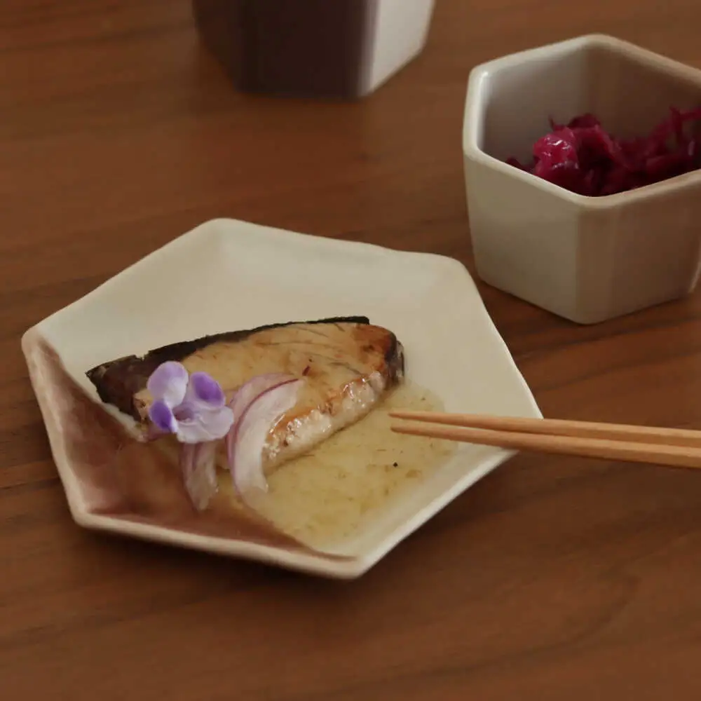 【瀬戸焼】 取皿2枚セット ローズ・グレーパープル / 瀬戸市 / 【ｍ．ｍ．ｄ．】 / 取り皿 食器 セット ギフト [BBAC026]