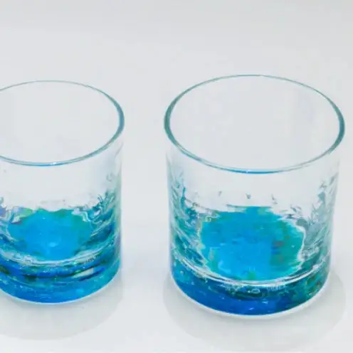 【RYUKYU GLASS WORKS 海風】オキナワオーシャン　ロック（レギュラー） 〇 沖縄 読谷村 夏 琉球ガラス GALA青い海 ガラス工房 東シナ海 青い空 ブルー うちなーすぐりむん 伝統工芸品 地場産品 人気商品 使い勝手よし プレゼントに サイズ違い有 お祝いに 爽やか 涼し気