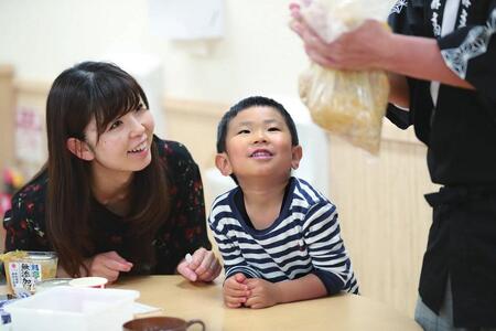 マルコメ 味噌 仕込み体験チケット（2名様分）【お土産（信州美麻天然醸造二年みそ）付き】