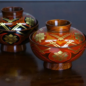 【伝統工芸品】【秀衡塗】煮物椀 秀衡雲紋（朱）けやき 拭き漆【ocy915-key-sh-1】