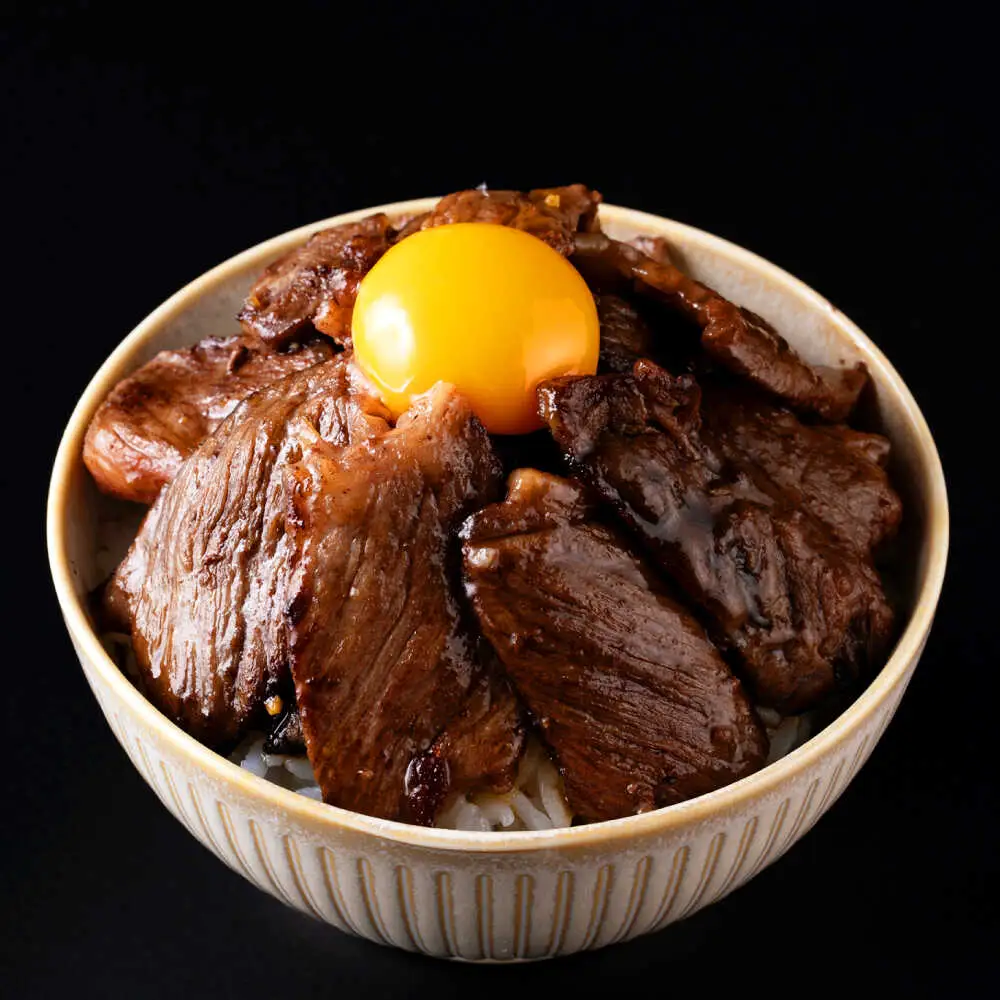 【全12回定期便】【訳あり】赤牛 焼肉用カット（バラ・ロース） 約500g / 不揃い あか牛 焼肉 熊本県産 冷凍[AYBV011]