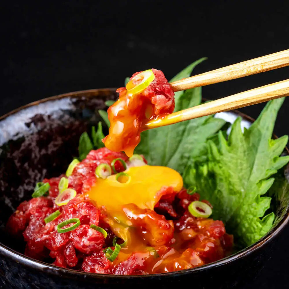 馬肉 さくらユッケ 50g×5パック 計250g 馬肉 桜ユッケ 赤身 小分け 冷凍[AYBV027]