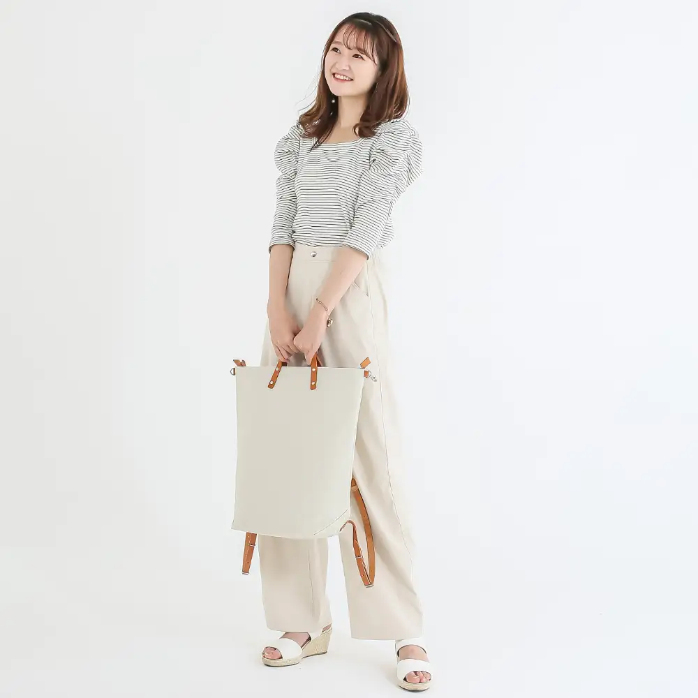 豊岡鞄　リュック　（キナリ）TUTUMU books　(S2100　24-153）