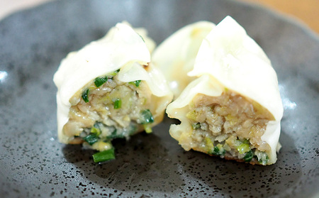 【餃子の河童軒】冷凍餃子14個入り×4パック 　 スタミナ 中華 ぎょうざ ギョウザ おかず ニンニク 手作り お供 ジューシー 旨味 グルメ 加工食品 なご お取り寄せ ご当地 沖縄 　送料無料 名護市 ふるさと納税
