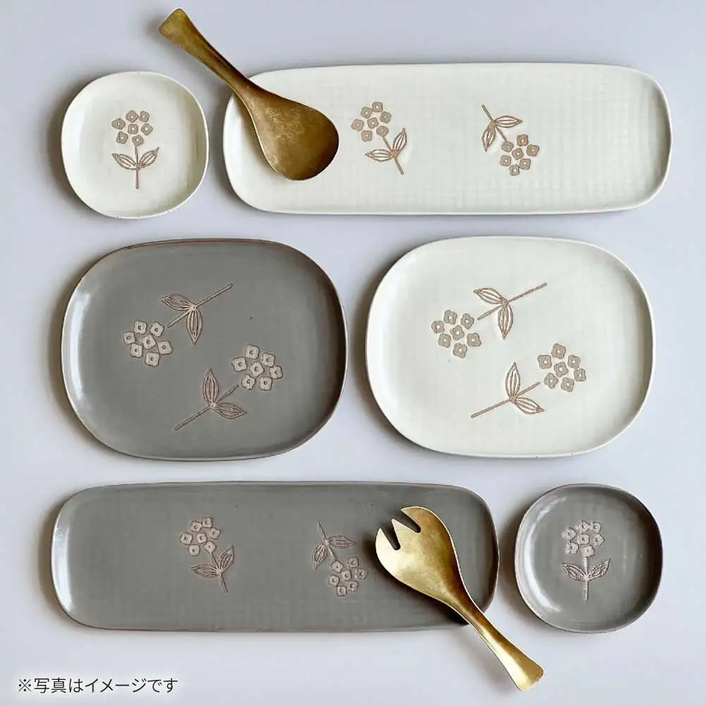【瀬戸焼】wanohana大皿（白）【株式会社カネ三商店】 / 皿 食器 / 瀬戸市[BBDD004]