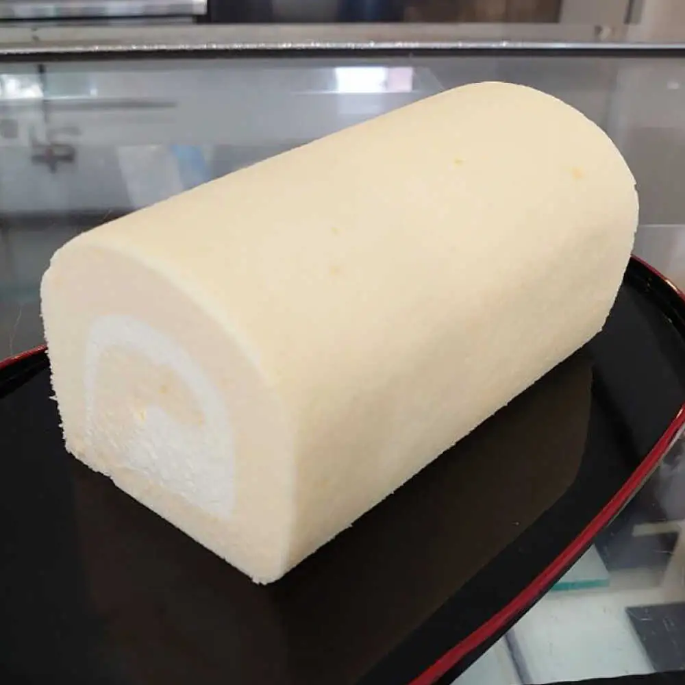 シュワシュワと溶けるような口当たり！スフレチーズロールケーキ / ケーキ ケーキ ケーキ ケーキ ケーキ ケーキ / 日田市 / 豆田ロール粋[AREP001]