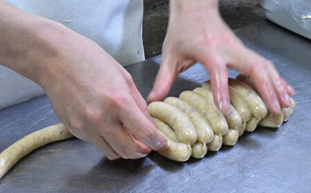 【北海道産豚肉使用】ハム２種とベーコン Fセット＜ロースハム（ブロック）、ベーコン（ブロック）、カレーシュペック＞【2415701】