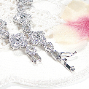 ブレスレット プラチナ Pt900 ダイヤモンド 4.5ct クローバー ドロップ モチーフ テニスブレスレット ゴージャス ダイヤモンドブレス ダイヤブレスレット 腕輪 四つ葉 豪華 レディース 【291-d-pt】 ALPAZ173