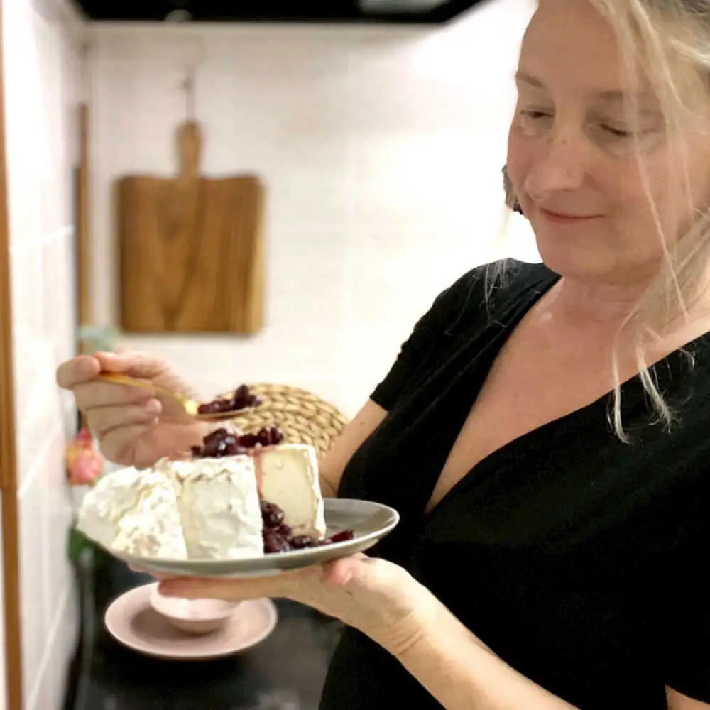 Cheeseanista チーザニスタ Little Island tyri リトルアイランドティリー (ギリシャ風マリネードチーズ 牛乳×3) 沖縄市 / Little GREEK Kitchen[BCAT001]