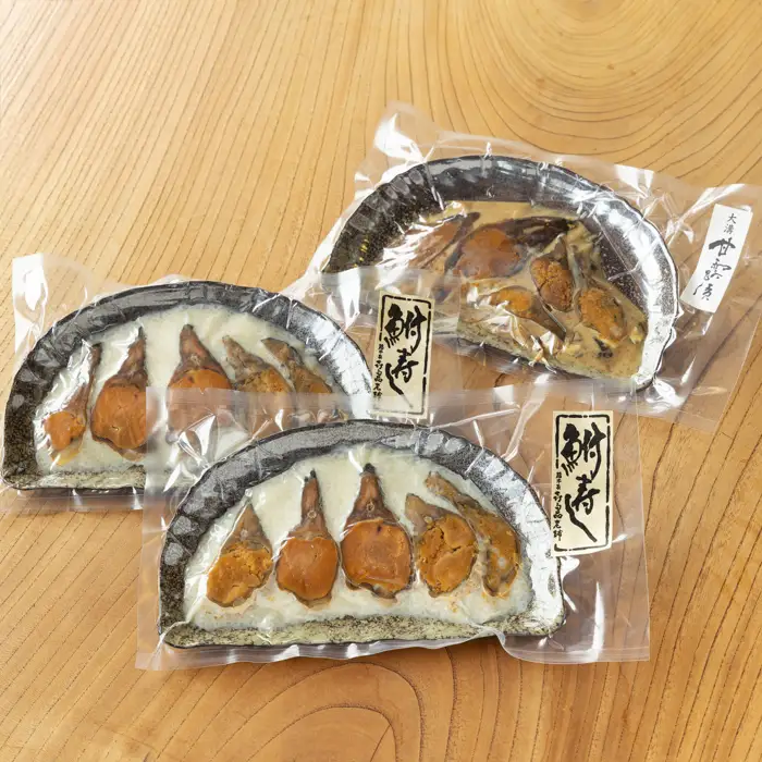 【B-908】総本家喜多品老舗　四〇〇年鮒寿し 二種食べ比べ（飯漬スライスパック・大溝 甘露漬スライスパック）３個セット 【高島屋選定品】