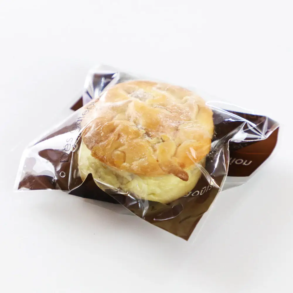 がっこチーズ 12個入 いぶりがっこ チーズケーキ おつまみ 一口大 秋田 菓子舗 亀太郎 生菓子