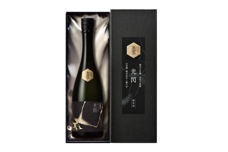 高清水 純米大吟醸 光閃 720ml×1本 【化粧箱入】 秋田県秋田市 日本酒 地酒 山田錦
