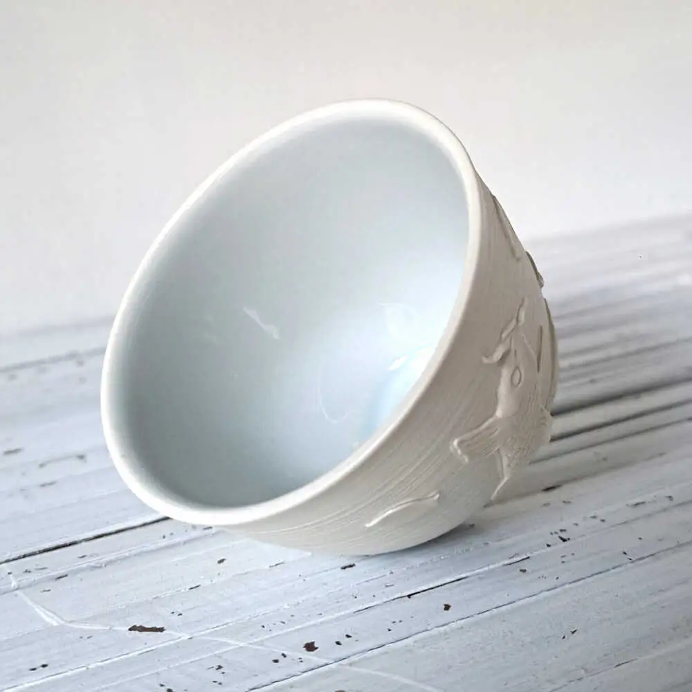 【瀬戸焼】 昇り鯉 ぐい呑 青磁 【立峰陶苑】 / 酒器 カップ ぐい呑み ギフト / 瀬戸市[BBEJ001]
