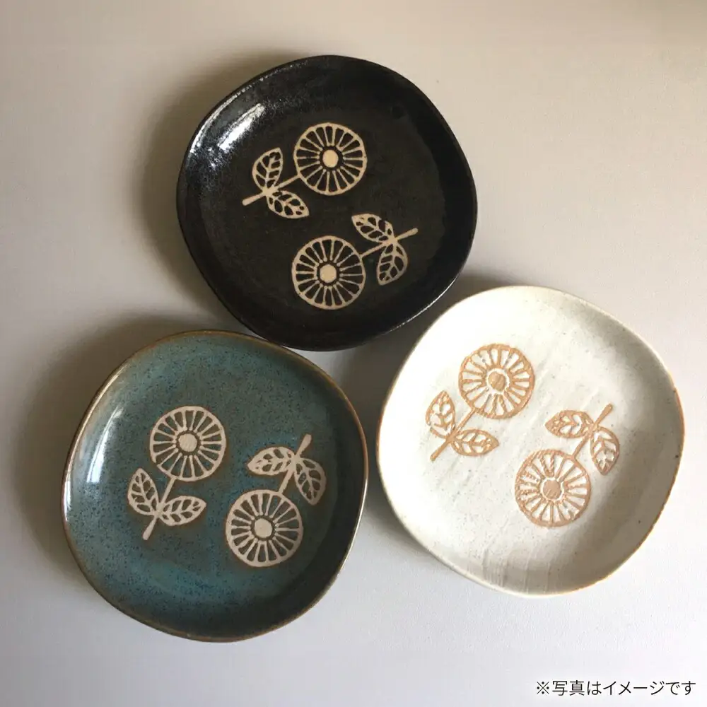 【瀬戸焼】 HANAtoHA ナデ角 小皿 5枚 (青) 【カネ三商店】 / 食器 皿 プレート ギフト / 瀬戸市[BBDD026]