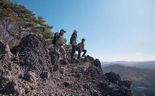 絶景と歴史の山 名峰「霊山」りょうぜん ハイキングガイド (1組5名まで)  F21C-476