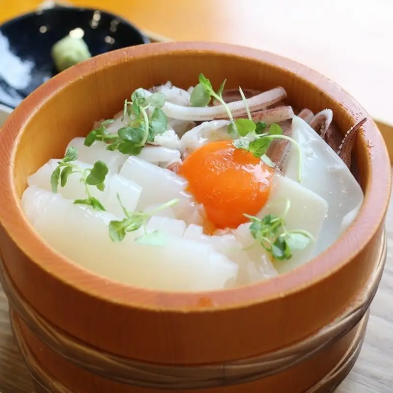 海鮮漬け丼(イカとイクラ)150g 酒の肴に海鮮丼に茶漬けに飯ともに