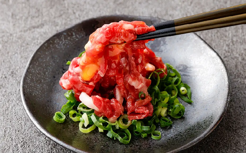 国産 ユッケ 馬刺し 約600g ユッケのたれ付き 馬刺 馬肉 馬 ニク 肉 お肉 にく 晩酌 オツマミ つまみ 冷凍
