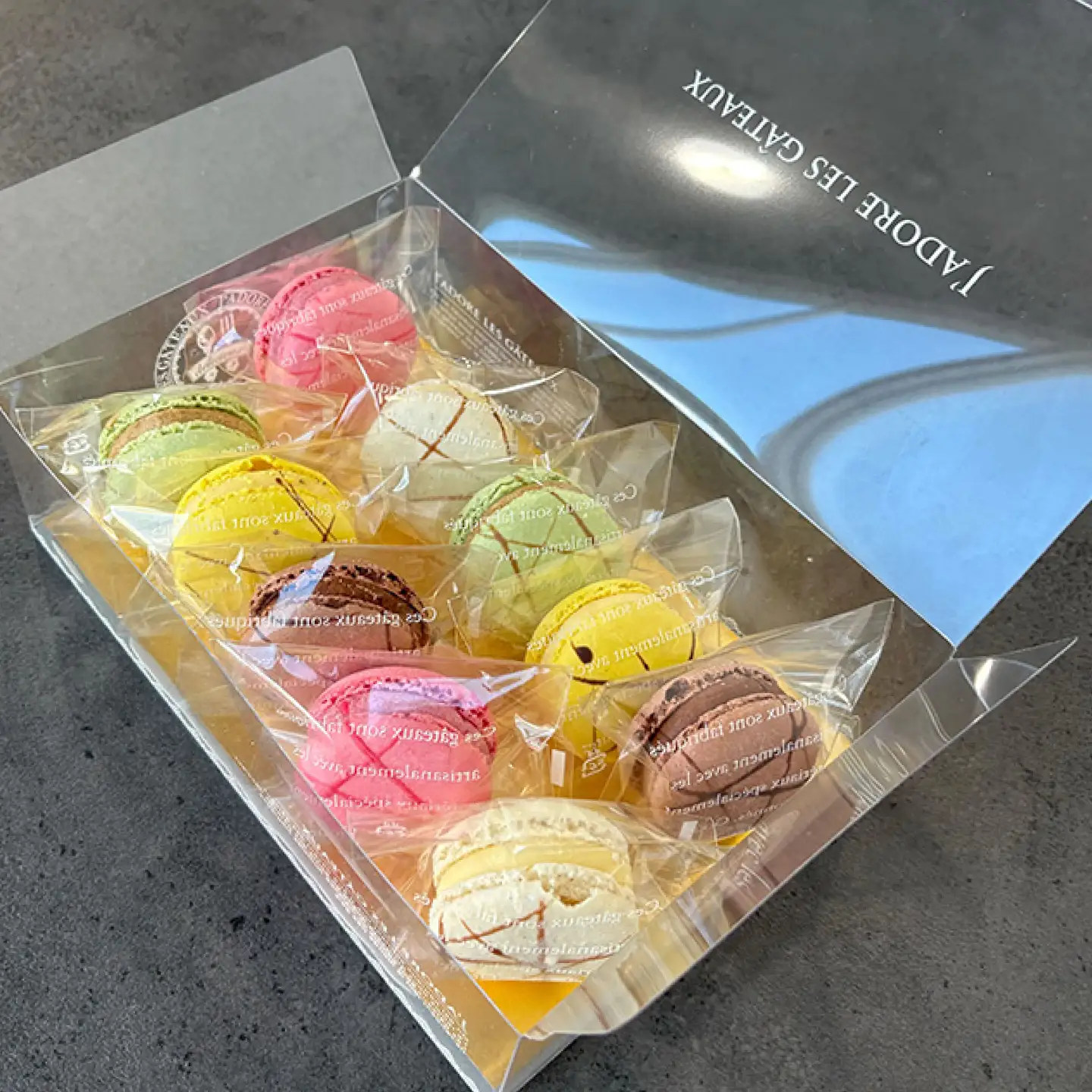 マカロン 10個  お菓子 愛西市 / 有限会社モンシェリー 【配達不可：離島】[AEBB019]