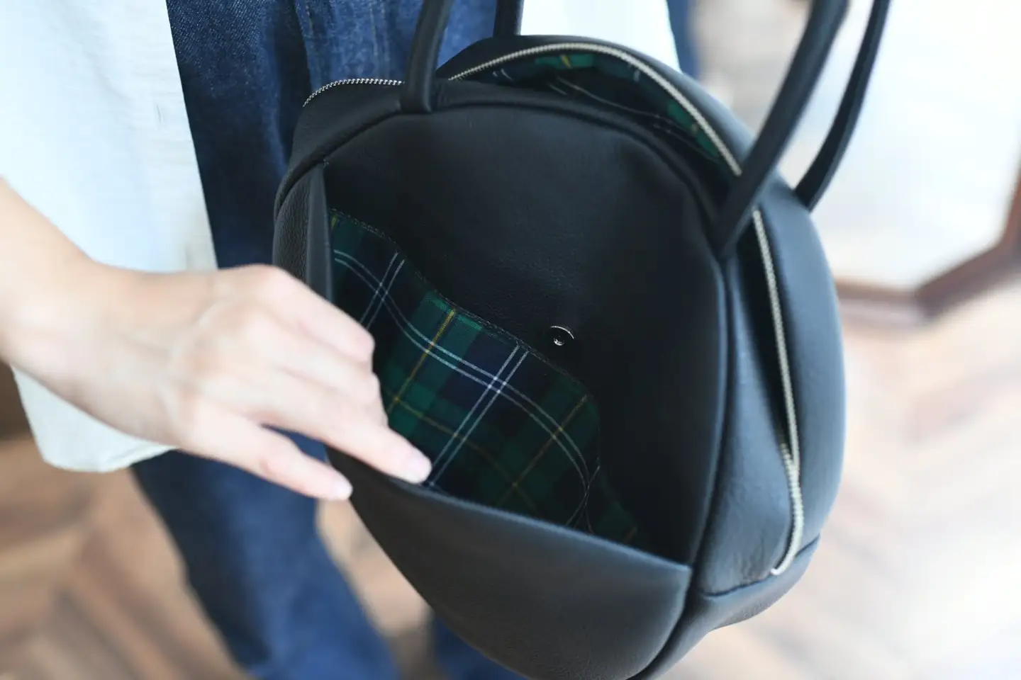 【horii.】 ラウンドバッグ "ソフト アドレ" ブラック Soft Adore（66-22）PAGOT 本革 レザーバッグ レディースバッグ ショルダー ポシェット 受注生産