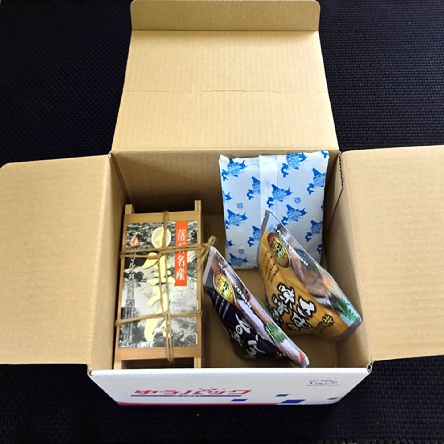 エゾバフンウニ約60g～70g×1折・さんま旨煮×1P・さば味噌煮×1P[10月中旬以降発送] A-40020