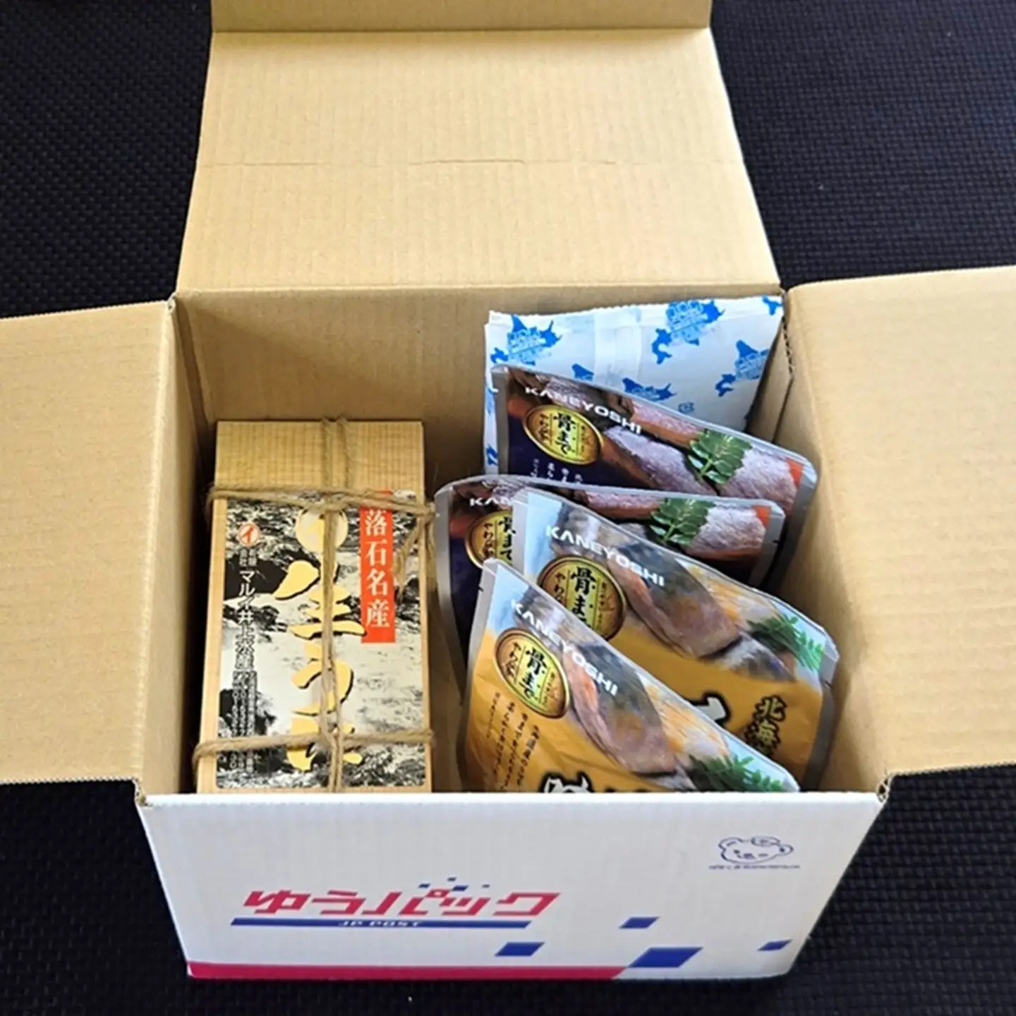 エゾバフンウニ約100g×2折・さんま旨煮×2P・さば味噌煮×2P[10月下旬以降発送] F-71018